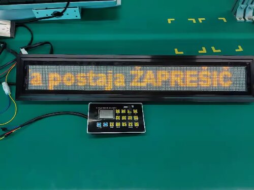 Cardlan Customized GPS Auto voice announcer in Bus stop with led passengers information system hot sell